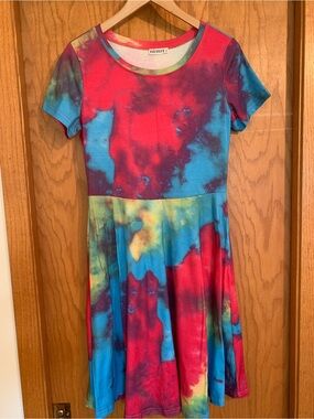 Women’s Tie-Dye Short Sleeve Midi Dress - size Medium